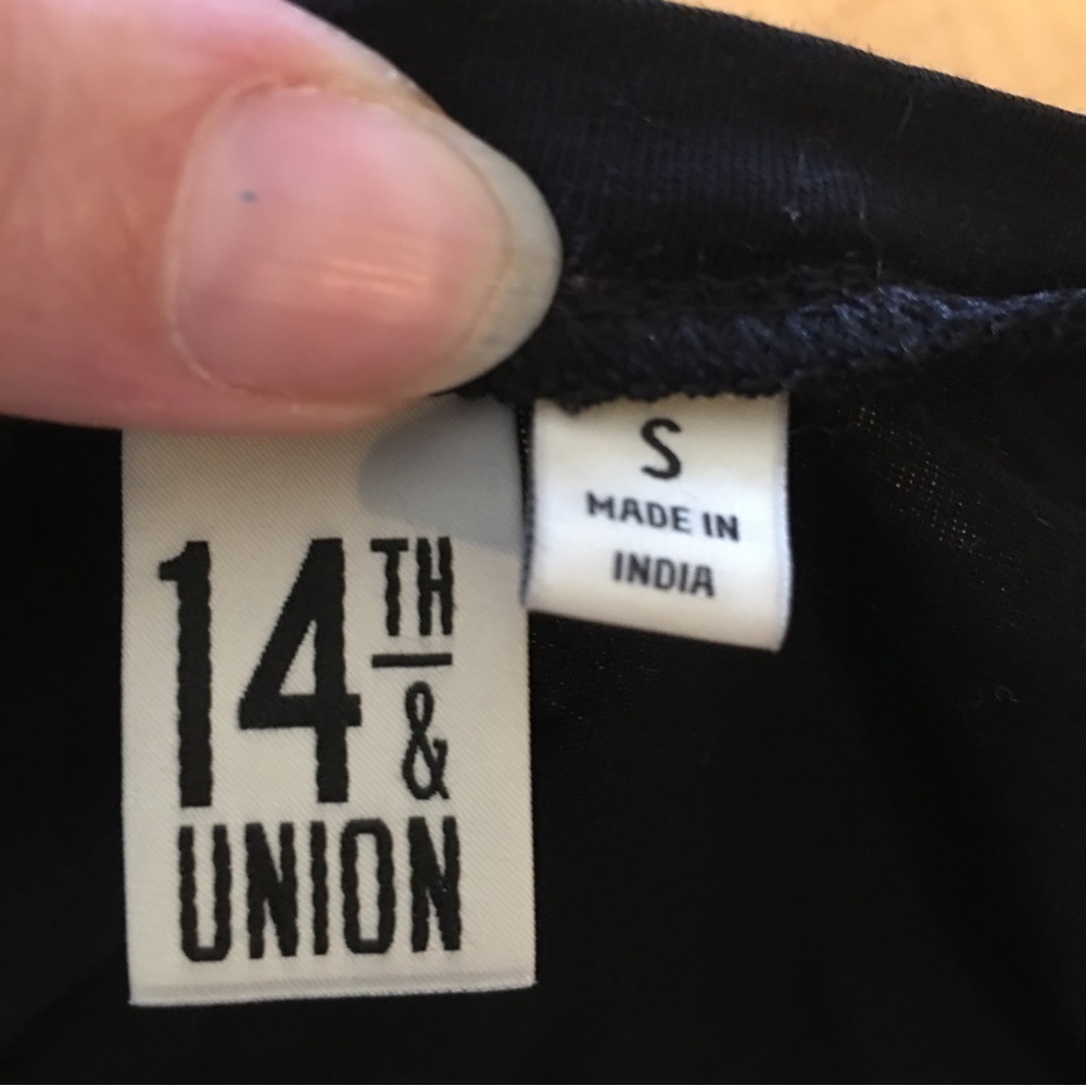 14th & Union Scoopneck, Lightweight, Cap Sleeve Tee, Black, Size S - Picture 4 of 9
